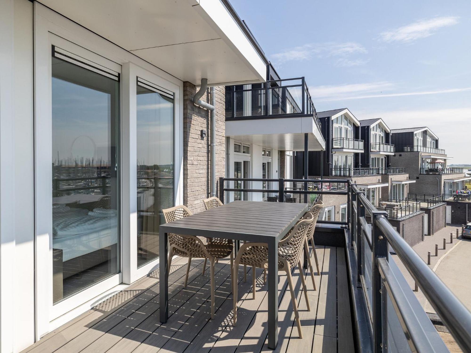 Lush With Water Views Appartement *
